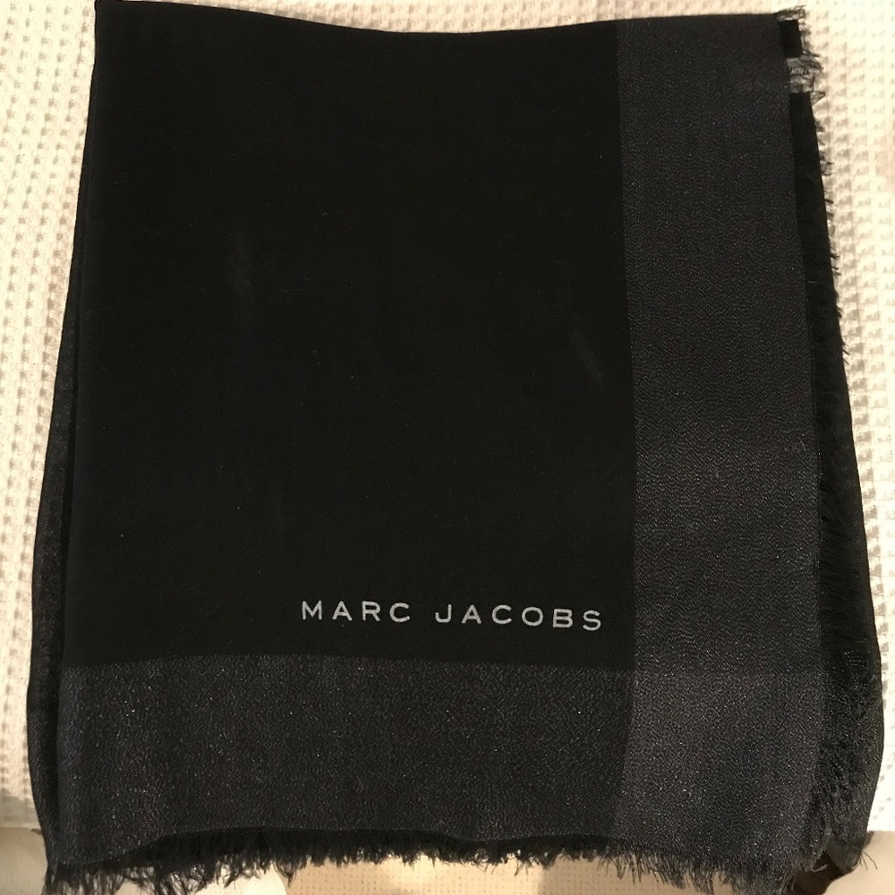 Black Scarf